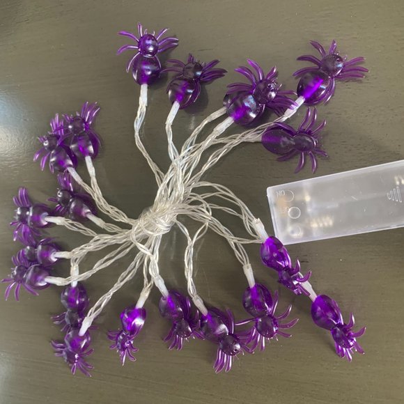 10' Halloween Purple Rubber Crawling Spiders 2 AA Batteries LED String Lights - Picture 3 of 8